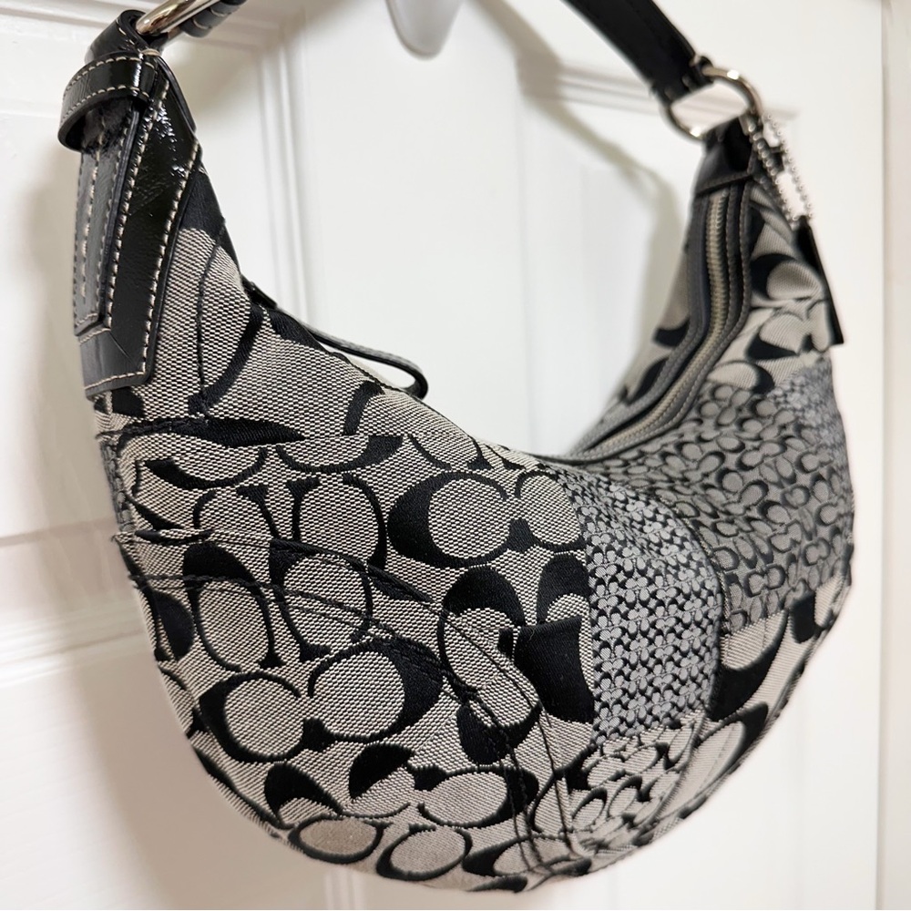 Coach Signature Vintage Patchwork Hobo Black Grey Jacquard & Black Leather - Picture 2 of 9